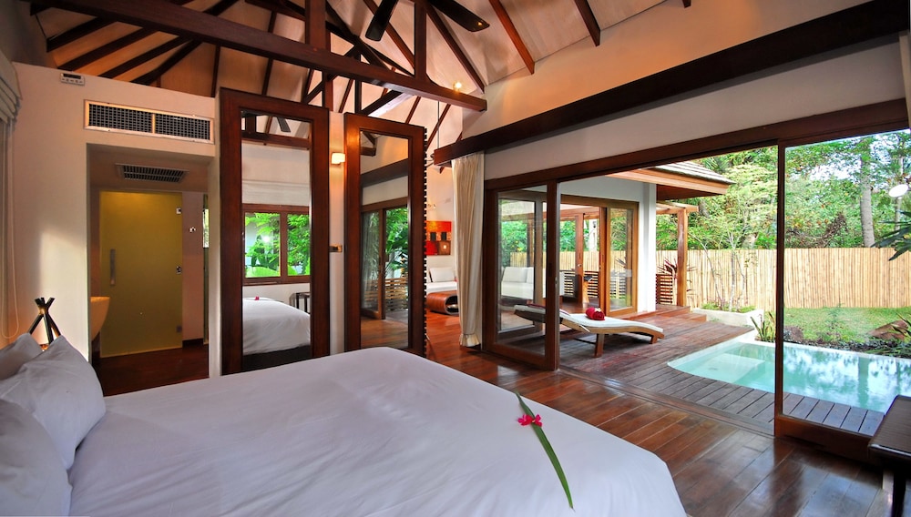 Zara Resort (ex The Privilege Hotel Ezra Royal Beach) 46/80