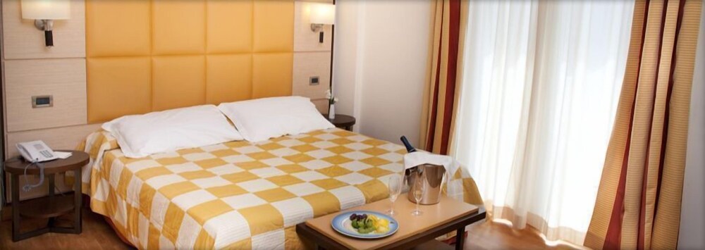 Virgilio Grand Hotel 8/30