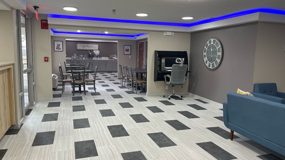 Econo Lodge Rockford Casino Area 21/37