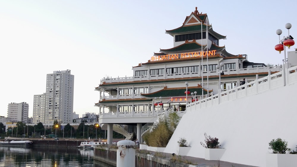 HUATIAN CHINAGORA HOTEL 2/63