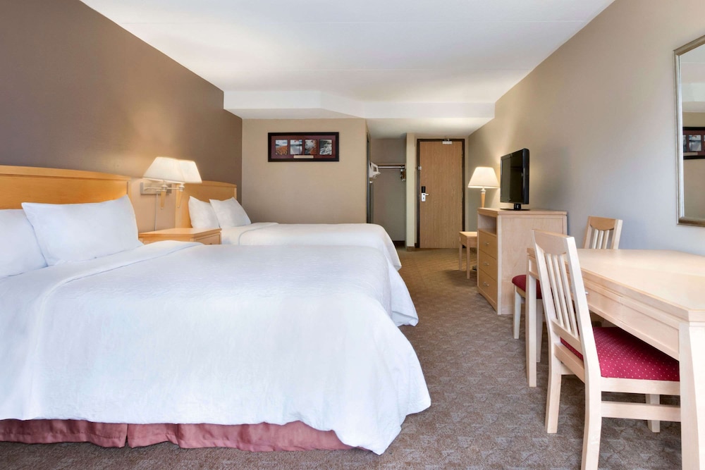 Days Inn By Wyndham Niagara Falls Near The Falls 11/44