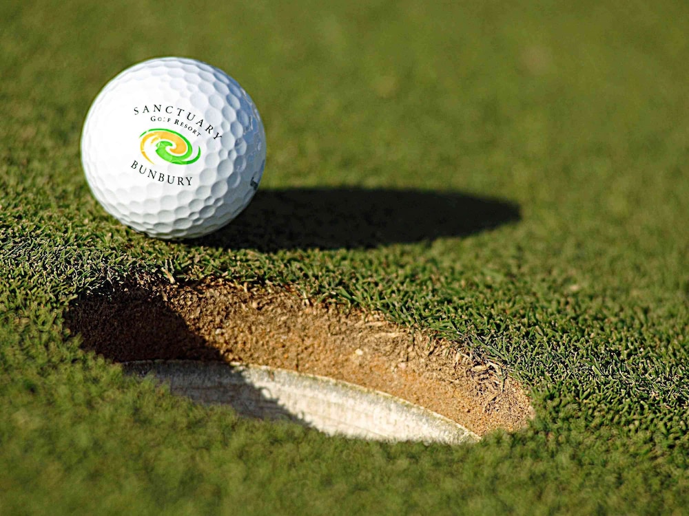 Mercure Bunbury Sanctuary Golf Resort 37/72