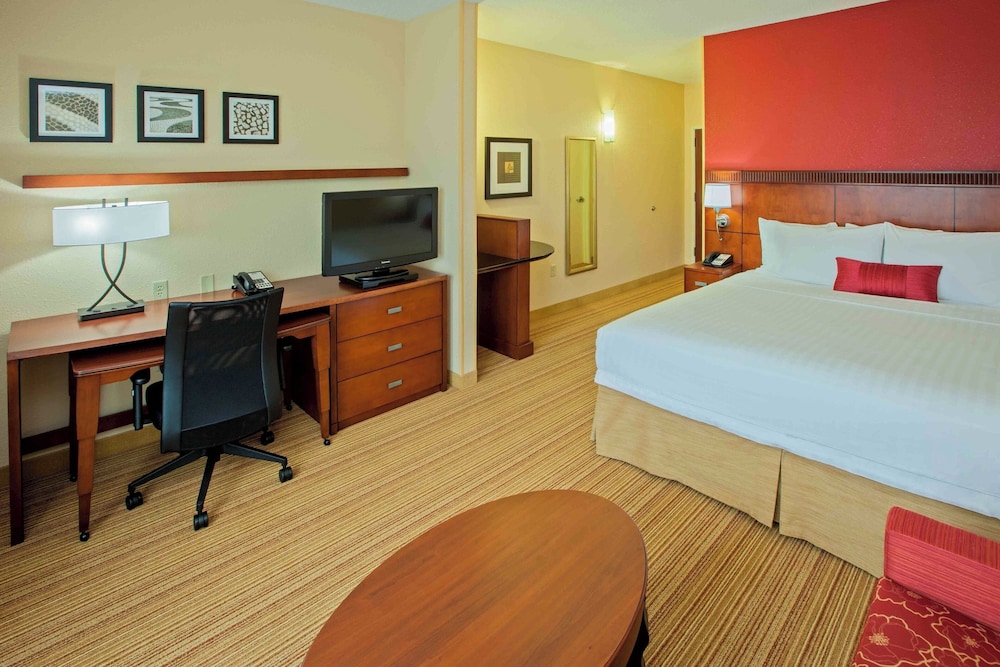 Room at Courtyard by Marriott Louisville Northeast, LOUISVILLE - KY
