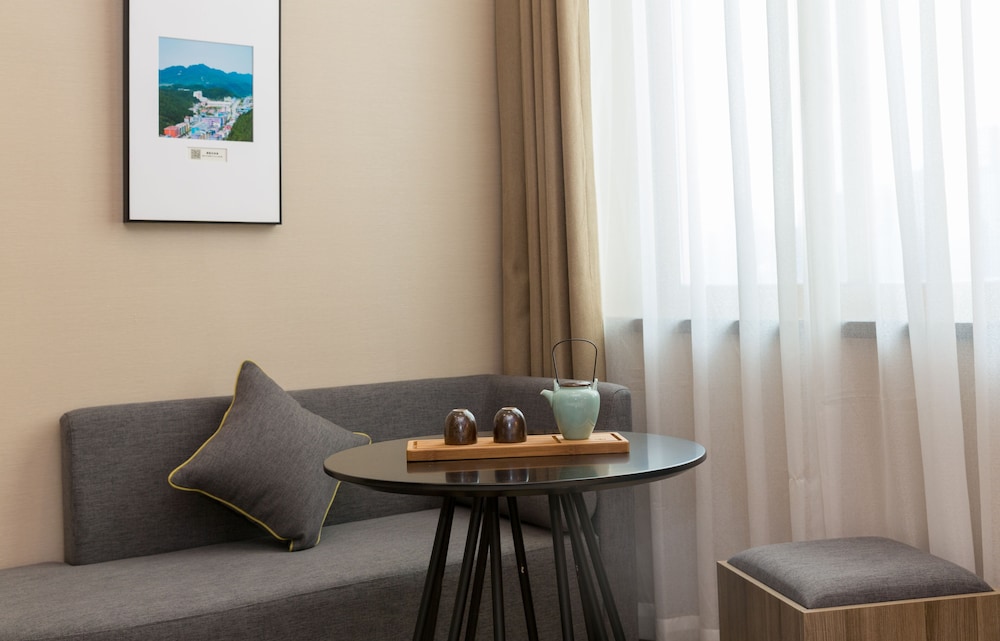 Atour Hotel (Chongqing Hongyadong Riverside) 24/36