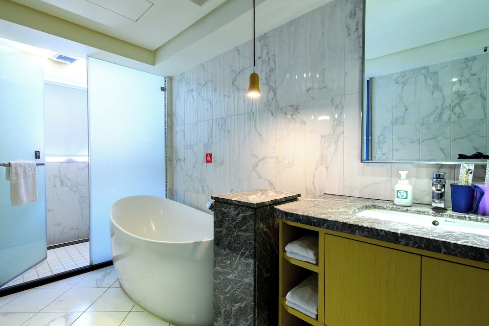 Olah Poshtel Taichung Wenxin 73/75