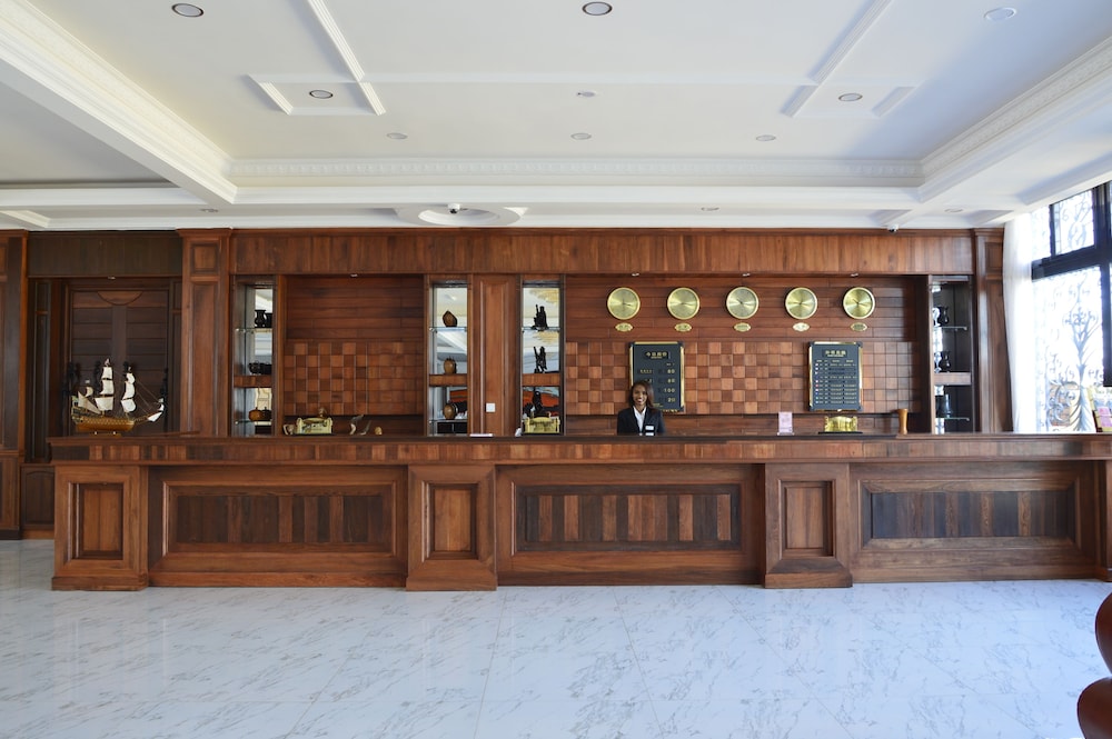 Asia and Africa Hotel 2/32