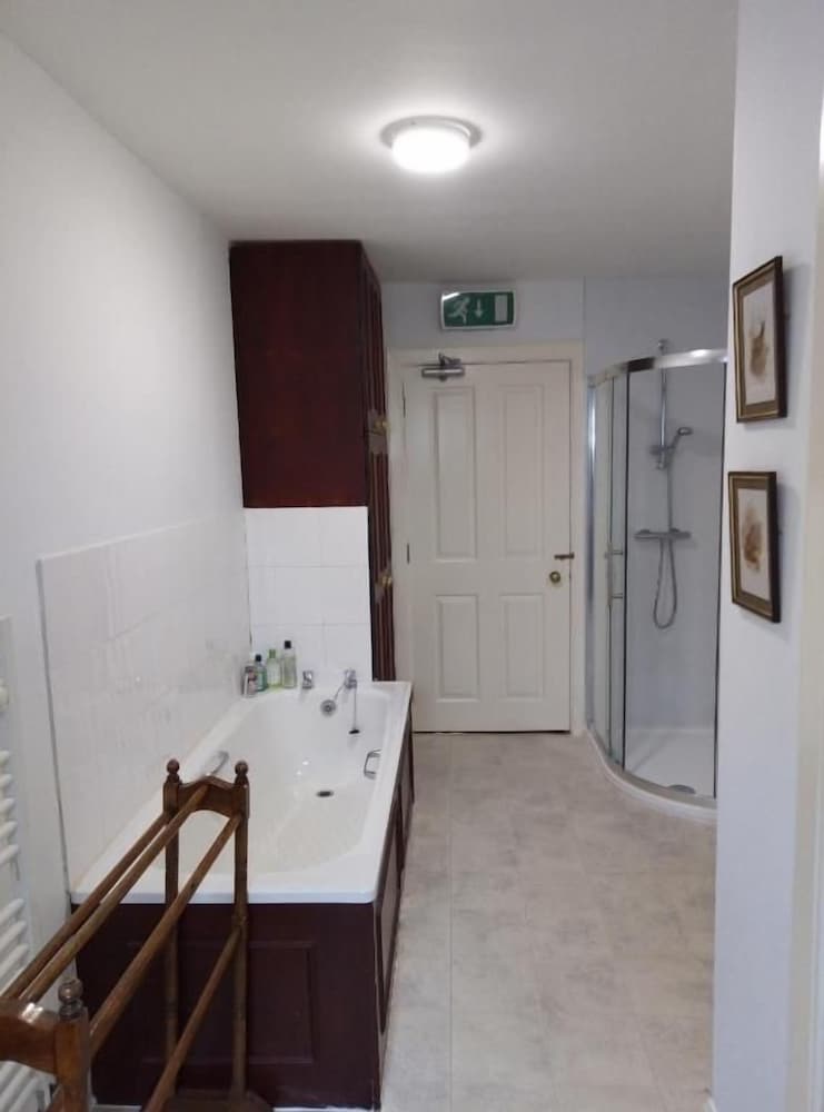 Whitchester Christian Guest House 47/50