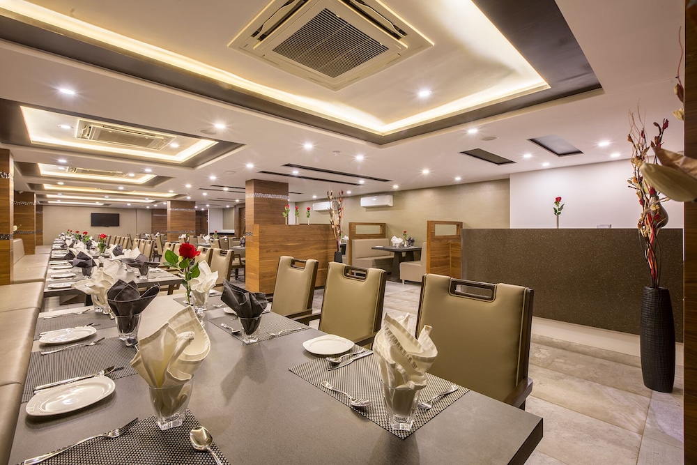 Hotel Prominent Coporate Residency 24/27