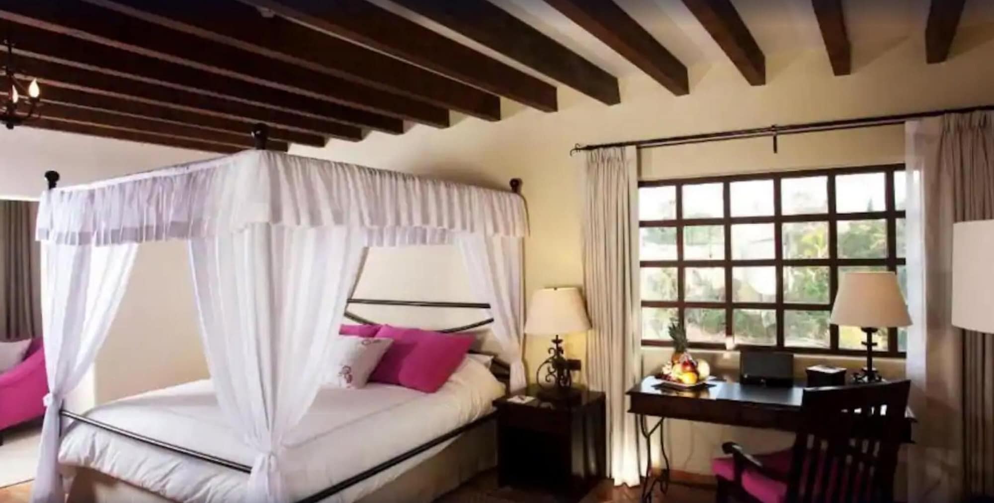 SUPERIOR, KING BED