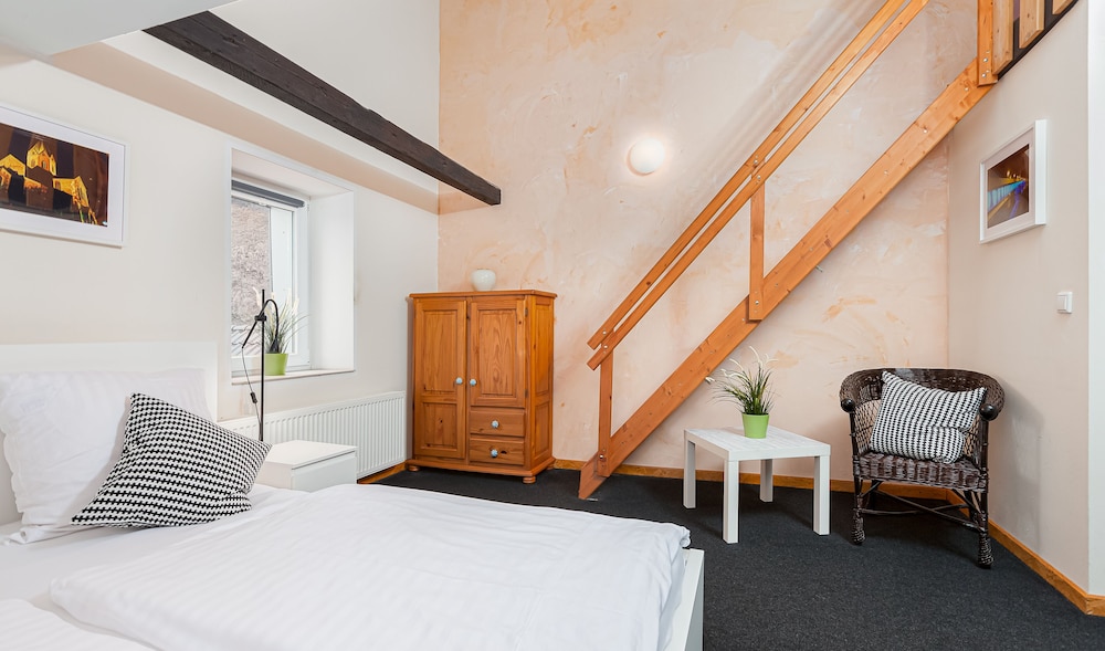 Hotel Rutherbach 7/63
