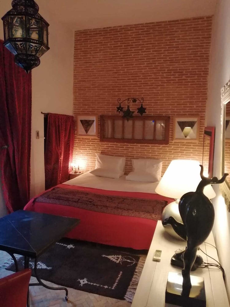 RIAD TARA 51/77