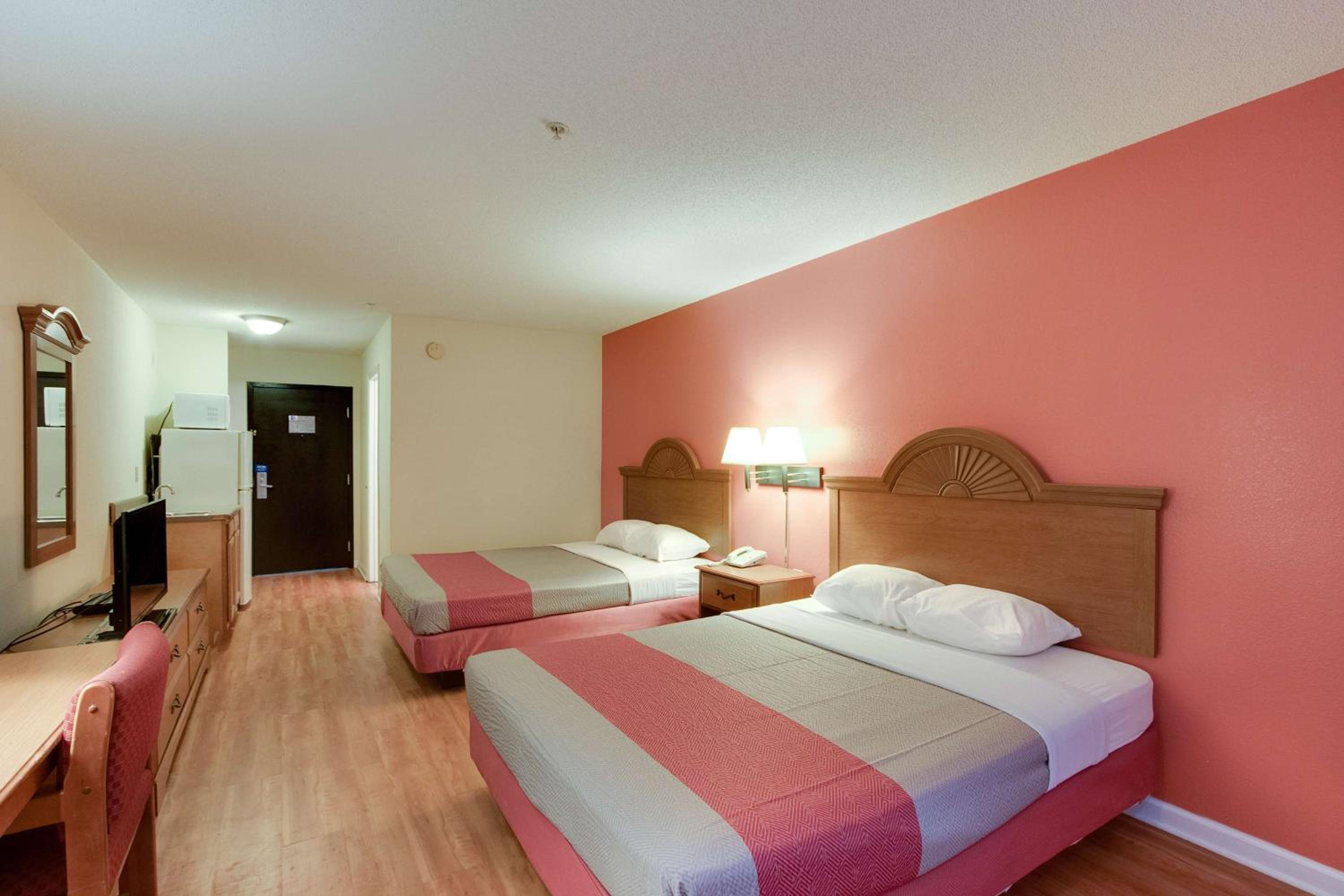 Room, 2 Queen Beds, Motel6 Hinesville, GA 2/9