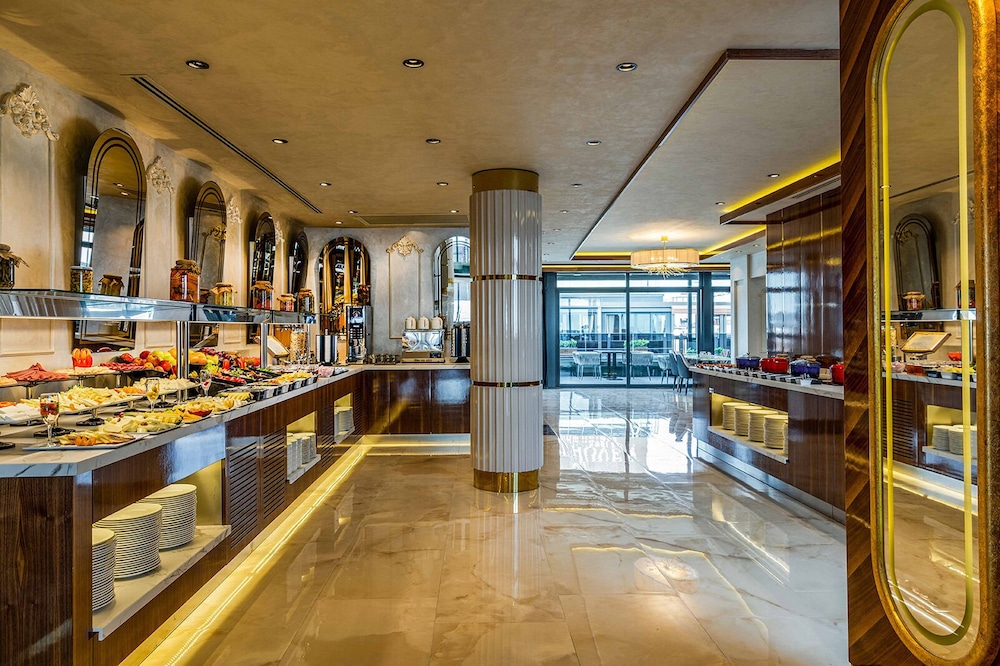 Beethoven Senfoni Hotel Istanbul 53/56