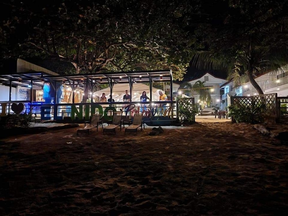 Stunning Republic Beach Resort 4/58