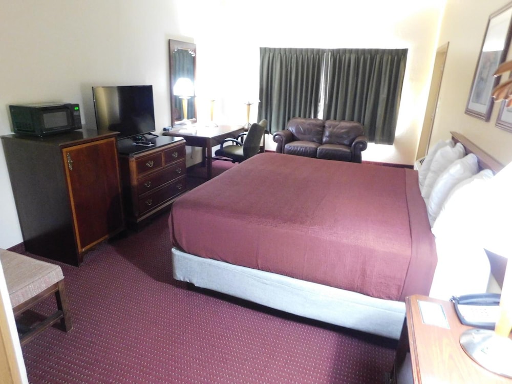 Carriage House Inn 17/61