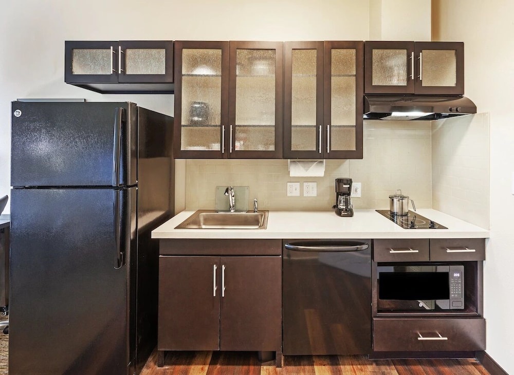 CANDLEWOOD SUITES MIDLAND SW 44/50