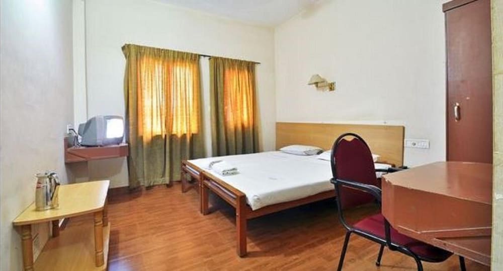 Hotel Srinivas 48/65