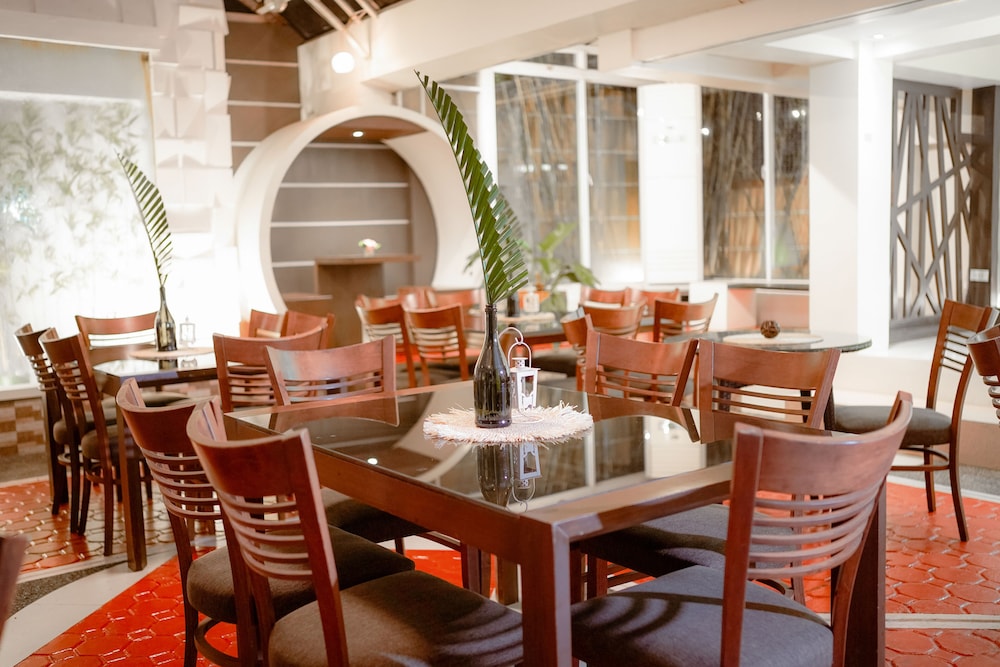 Emerald Boutique Hotel 44/55