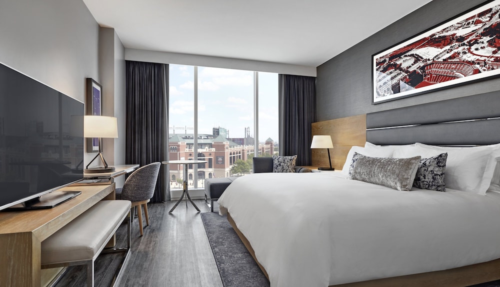 GRAND, STADIUM, SUITE