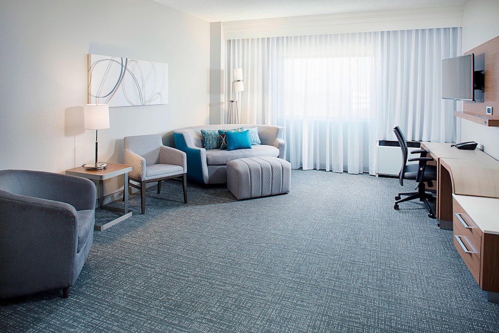 Courtyard Dallas Addison Quorum Drive 17/28