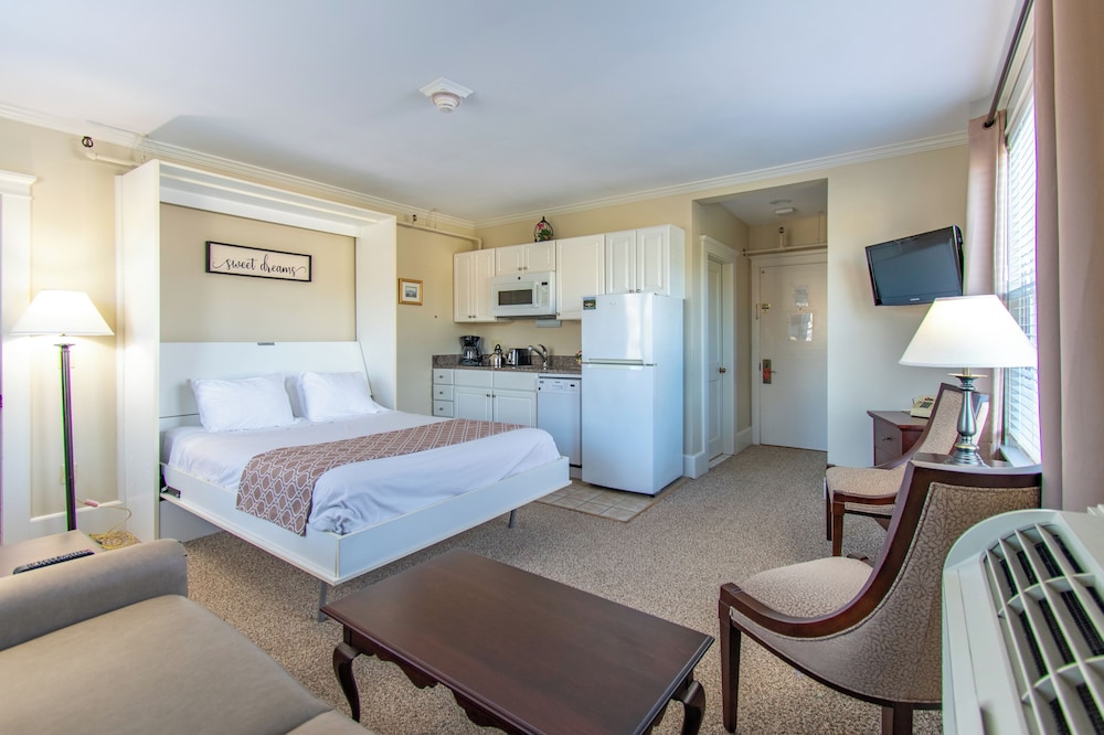 Efficiency, Murphy Bed
