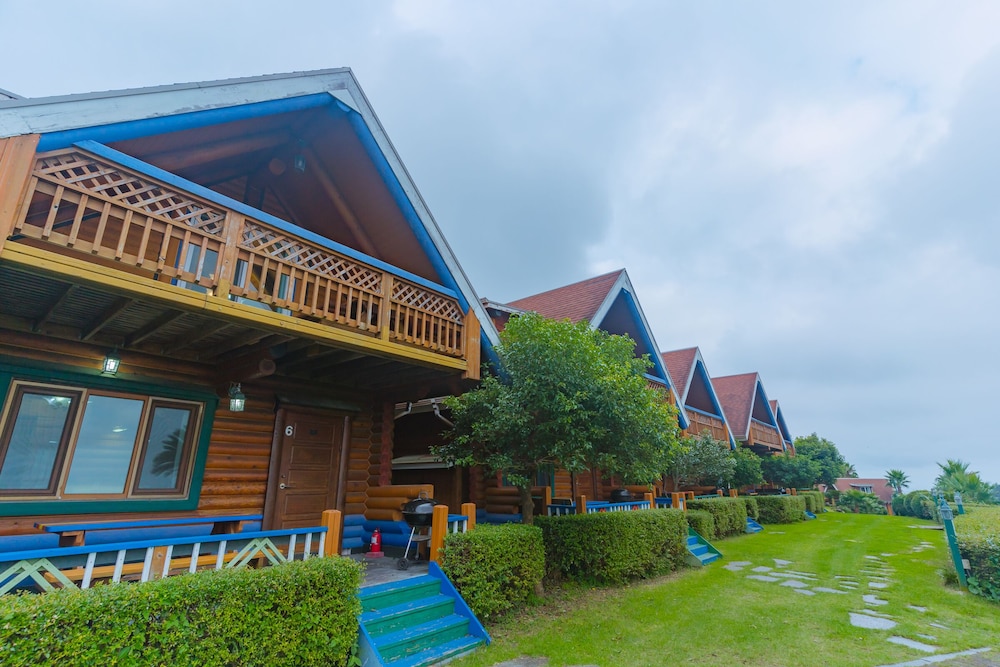 Jeju Jungmun Log Pension Resort 2/50