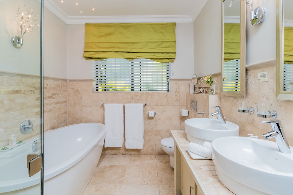 SW1 Lodge 49/50