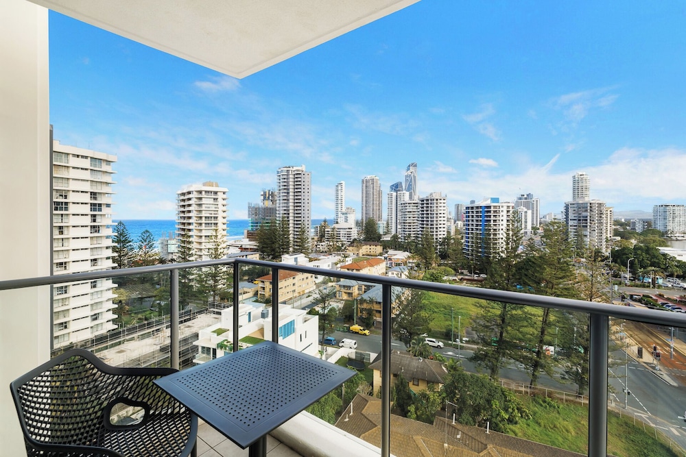 Artique Surfers Paradise 61/74