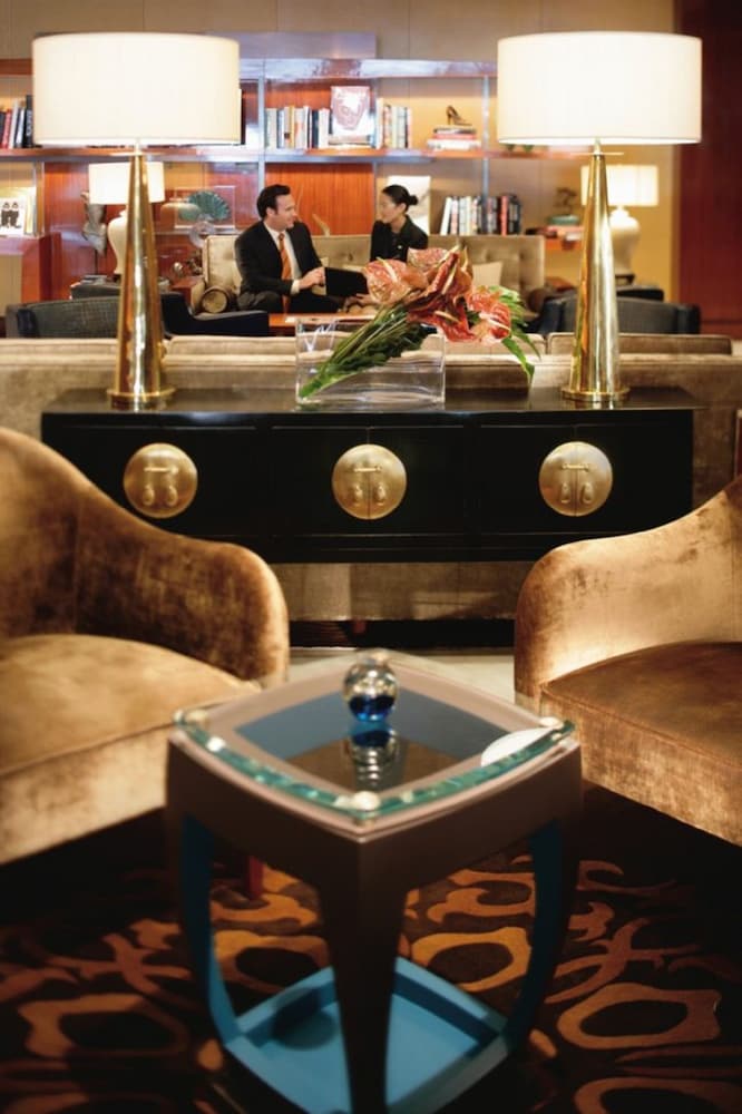 Mandarin Oriental The Landmark, Hong Kong 65/75