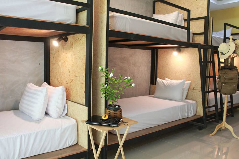 MIXED DORM, 4 BEDS