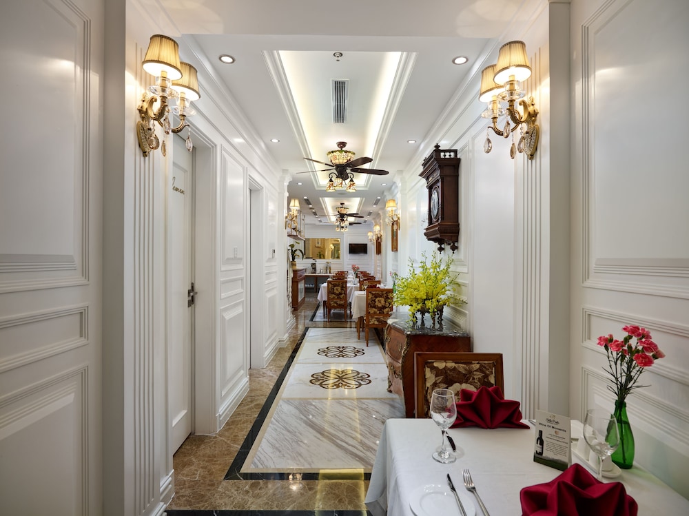 Silk Path Boutique Hanoi 6/66