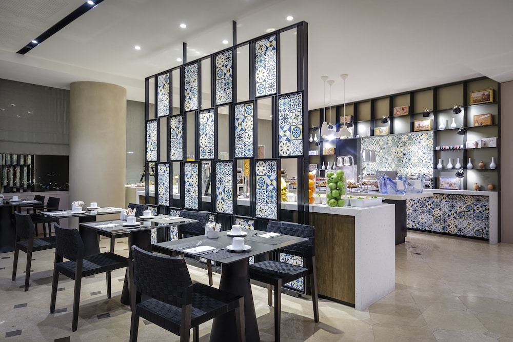 restaurant cafeteria