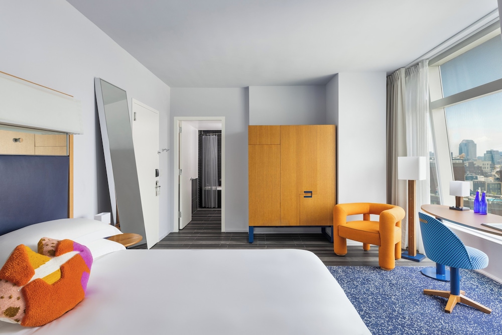 PREMIER, KING BED