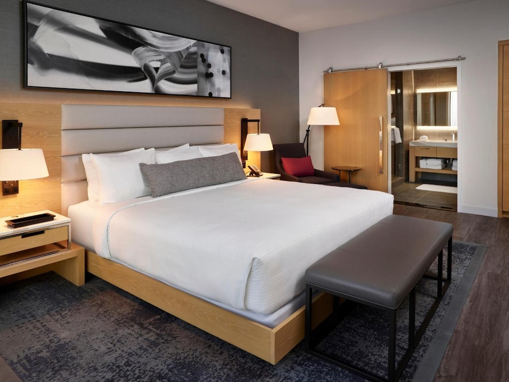 Live! Casino & Hotel Philadelphia 8/27