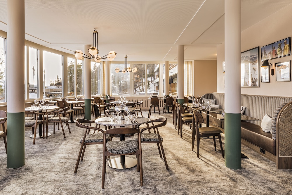 Hotel Valaisia 77/89