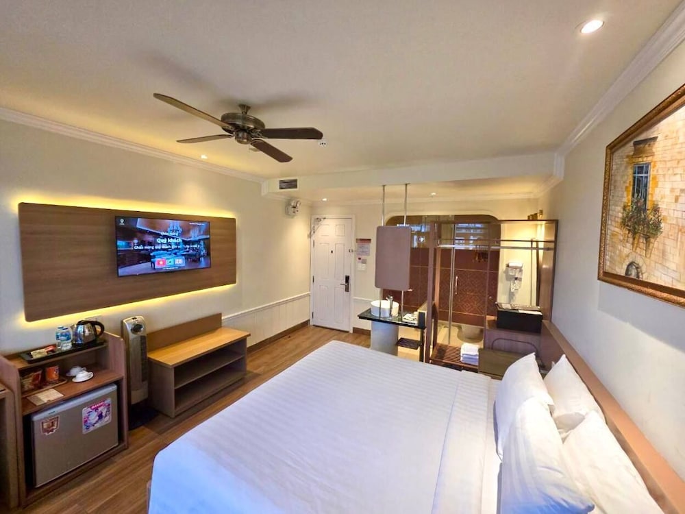 EXECUTIVE, DOUBLE BED
