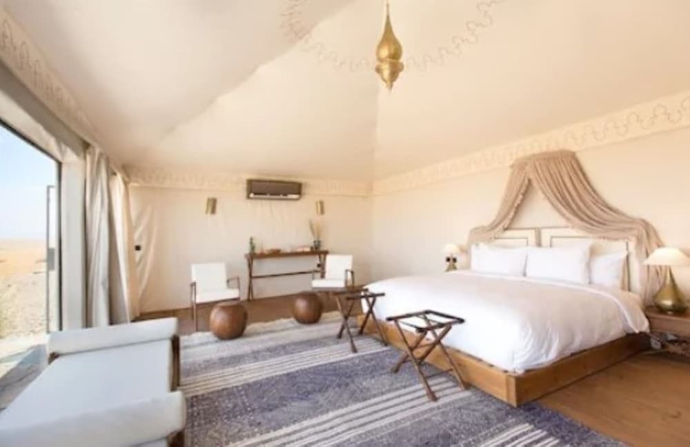 The White Camel Lodge 4/36