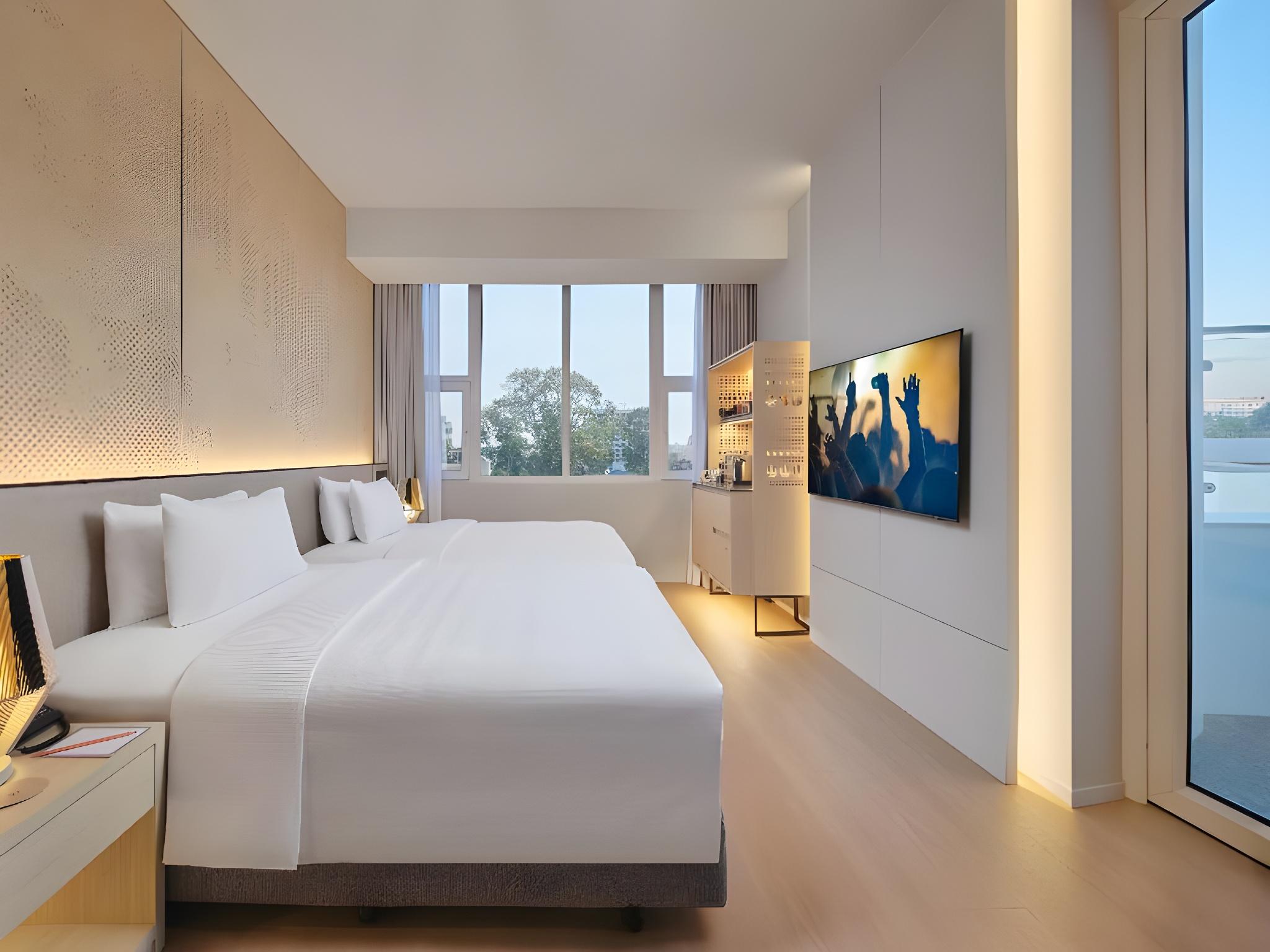 Deluxe, Double or Twin Bed, Balcony