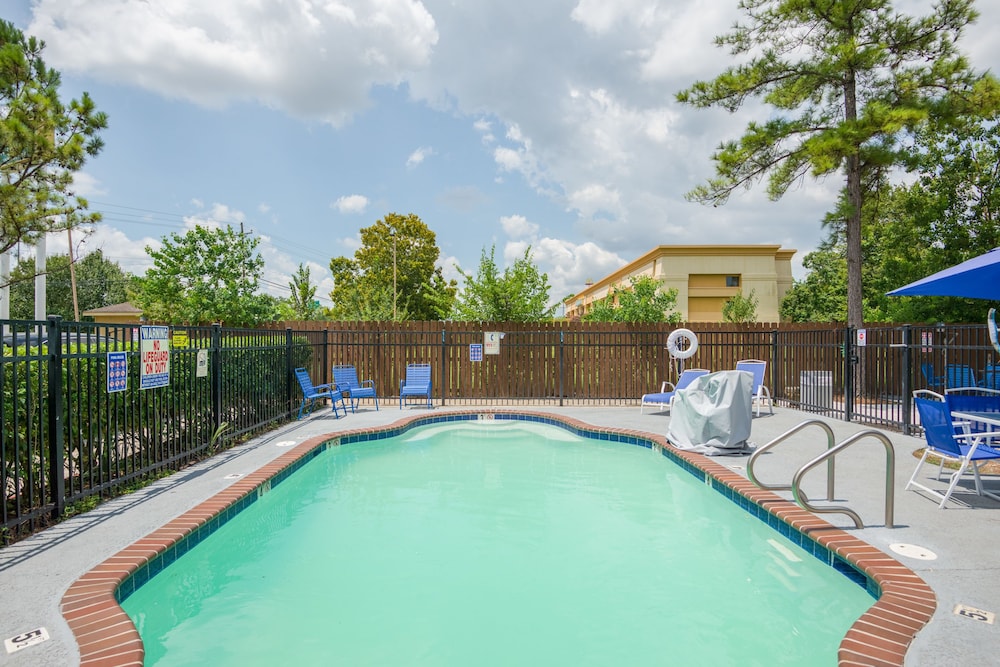 Trident Inn And Suites 54/60