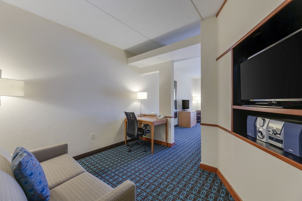 Quality Inn and Suites Sandusky 27/40
