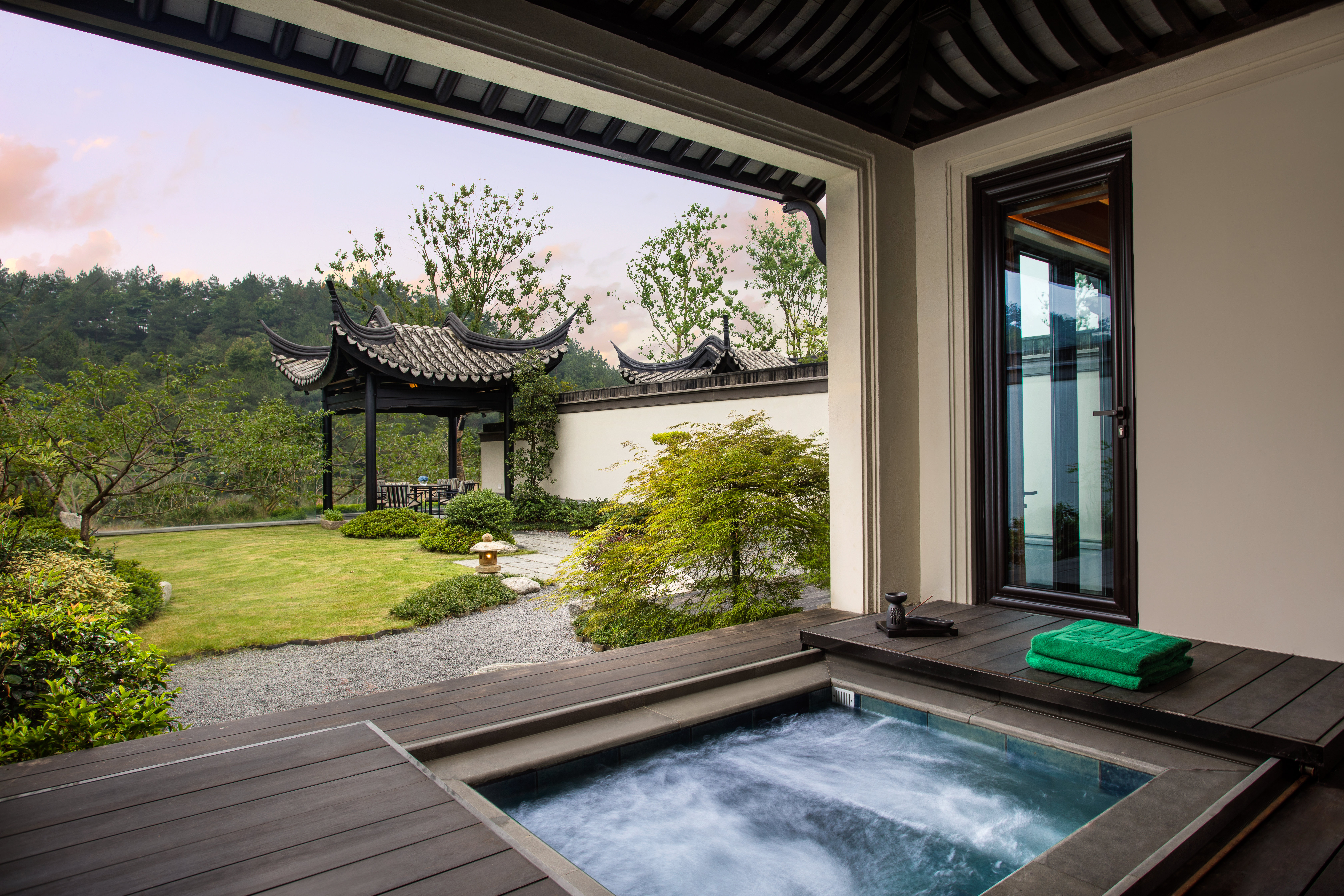 Banyan Tree Anji 25/50
