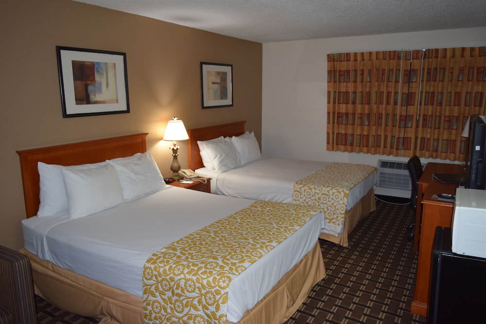 Room, 2 Queen Beds, No Elevator