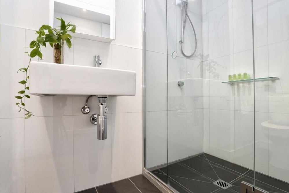 Aura On Flinders Serviced Apartment 10/78