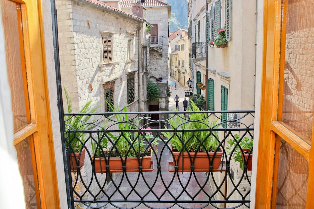 Hotel Marija 26/60
