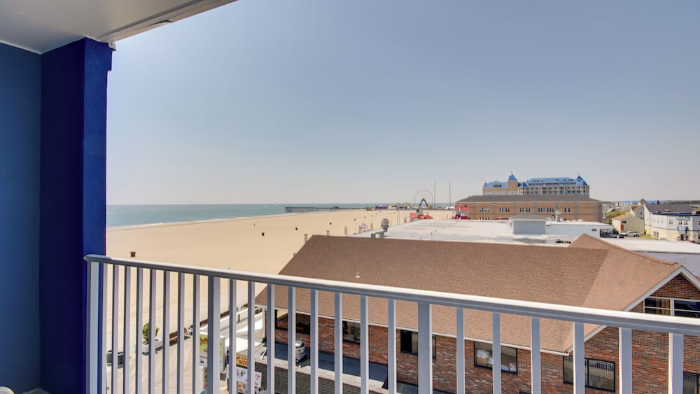 Ocean 1 Hotel and Suites 14/21
