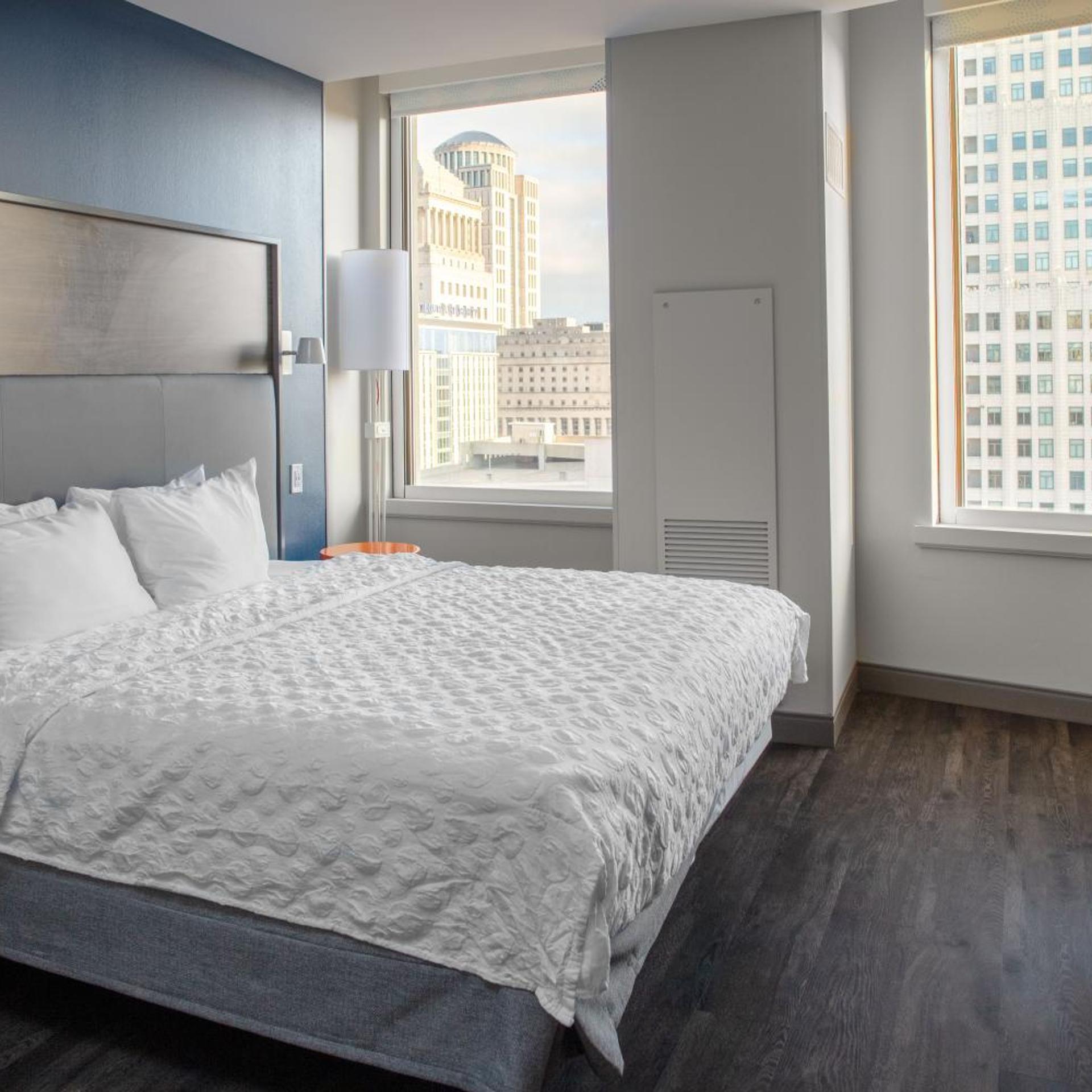 ROOM, KING BED, ACCESSIBLE