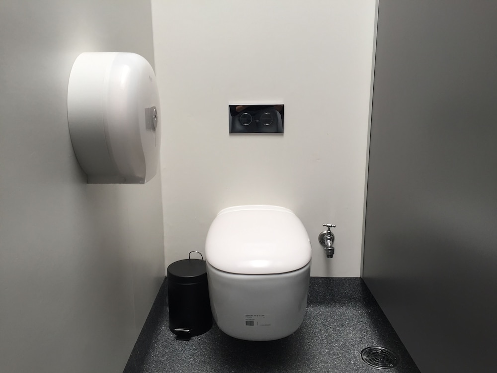 Pod Inn 39/41