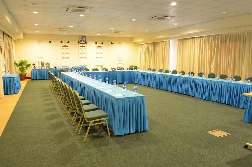 Baobab Beach Resort 54/72