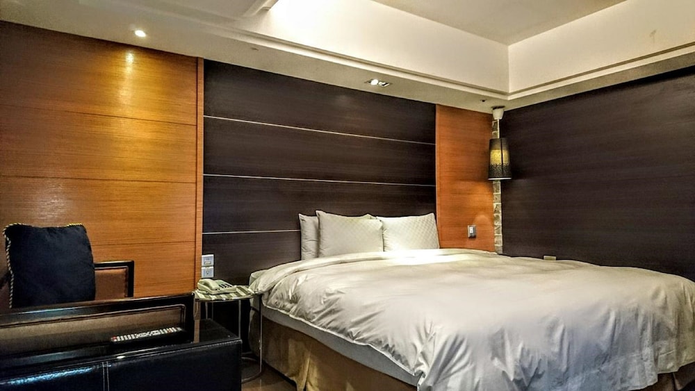 Burgary Hotel 27/50