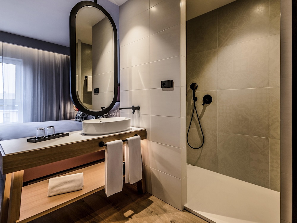 Mercure Lugo Center 60/66